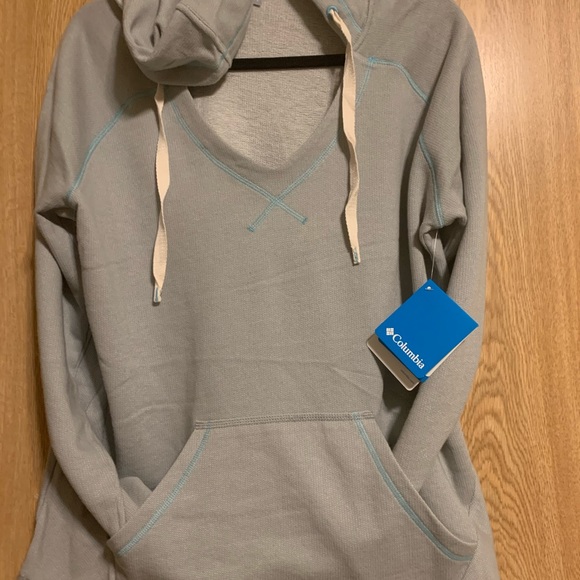 Columbia Woman’s Hoodie - Picture 4 of 6